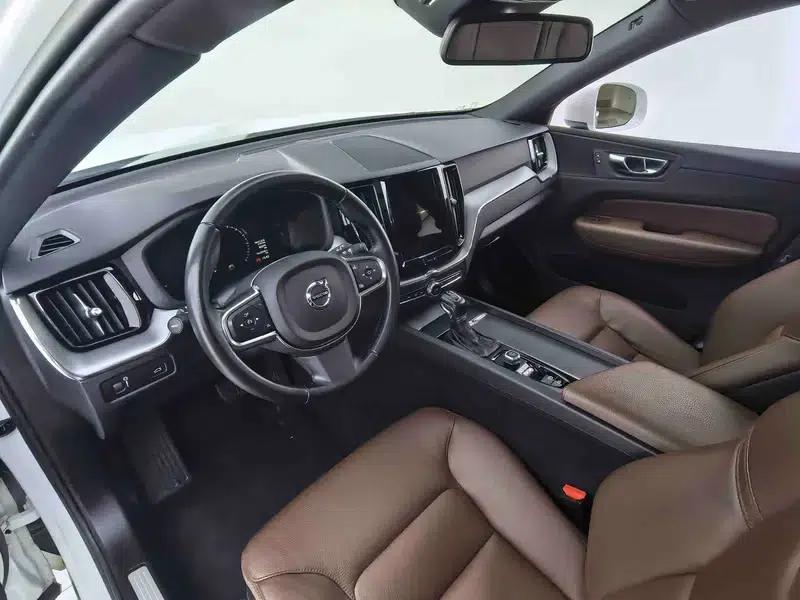 2021 Volvo XC60 T5 AWD Inscription Luxury Edition — миниатюра 17