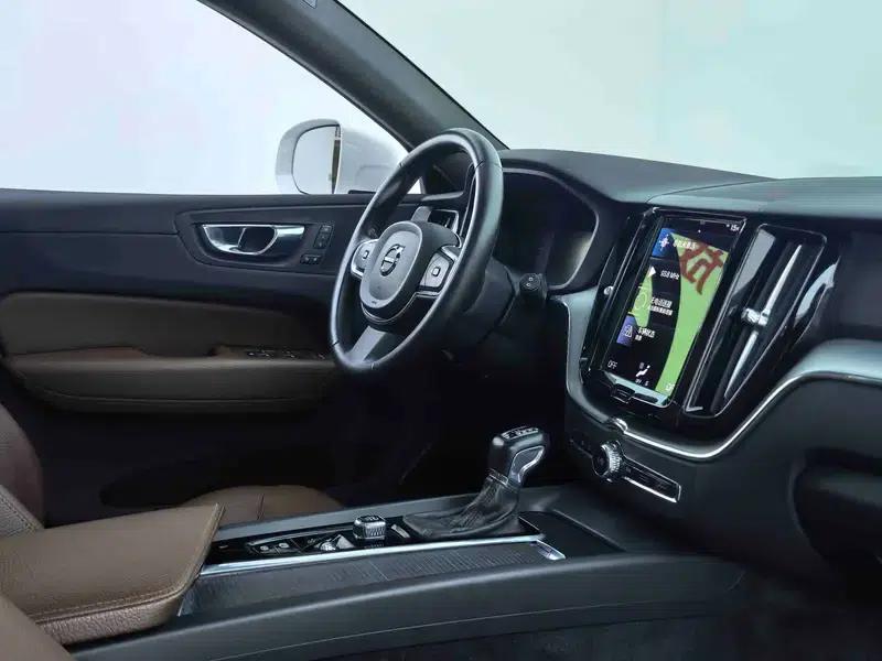 2021 Volvo XC60 T5 AWD Inscription Luxury Edition — миниатюра 18