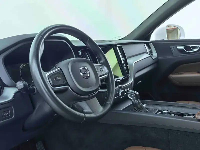 2021 Volvo XC60 T5 AWD Inscription Luxury Edition — миниатюра 19