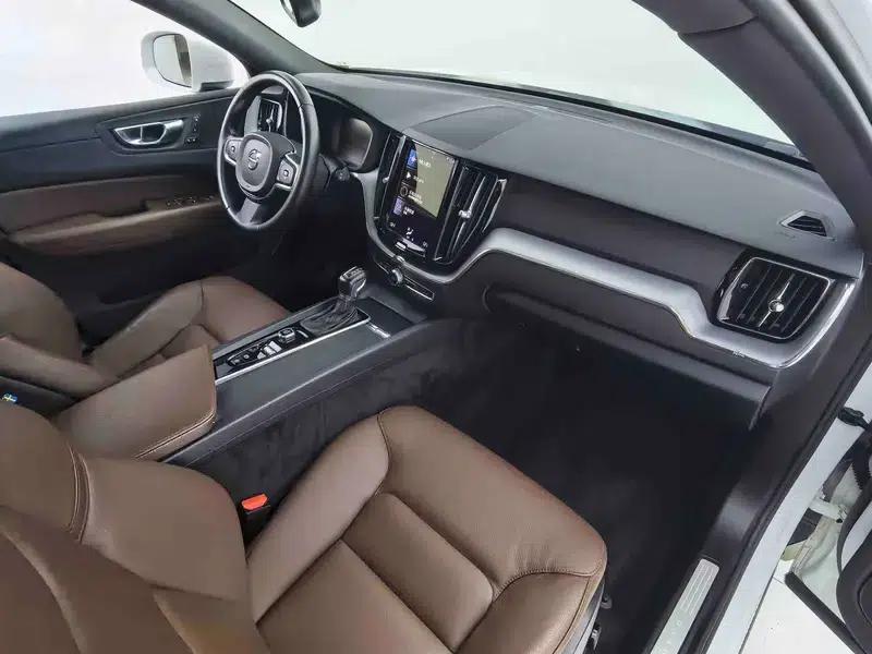 2021 Volvo XC60 T5 AWD Inscription Luxury Edition — миниатюра 20