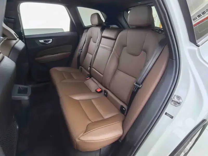 2021 Volvo XC60 T5 AWD Inscription Luxury Edition — миниатюра 25