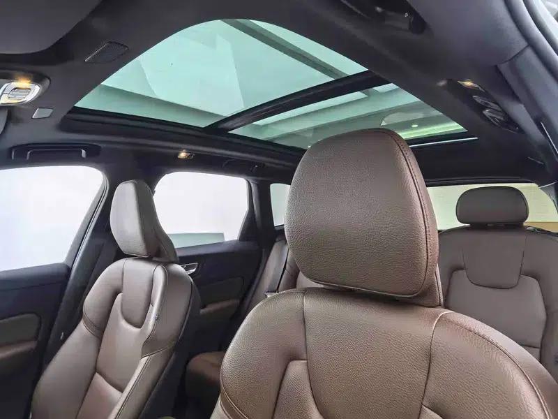 2021 Volvo XC60 T5 AWD Inscription Luxury Edition — миниатюра 26