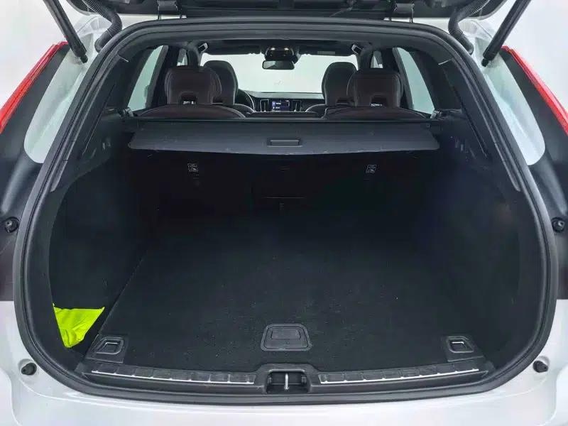 2021 Volvo XC60 T5 AWD Inscription Luxury Edition — миниатюра 29