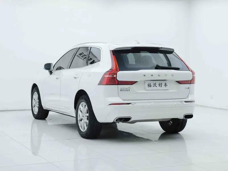2021 Volvo XC60 T5 AWD Inscription Luxury Edition — миниатюра 4
