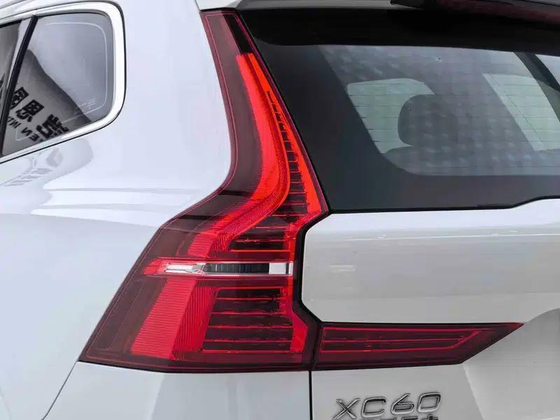 2021 Volvo XC60 T5 AWD Inscription Luxury Edition — миниатюра 9
