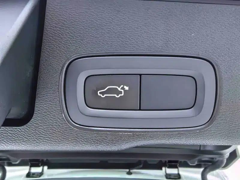 2026 Volvo XC60 B5 AWD Inscription Luxury Edition — миниатюра 11