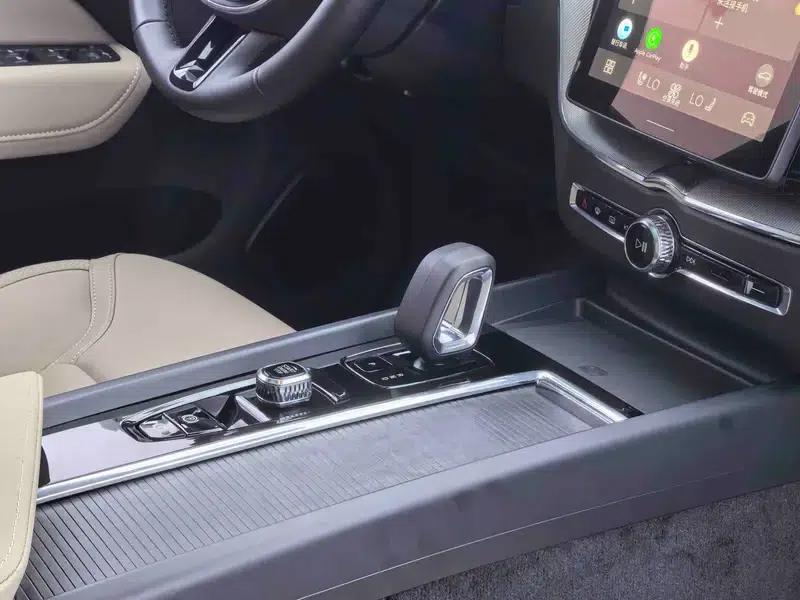 2026 Volvo XC60 B5 AWD Inscription Luxury Edition — миниатюра 12