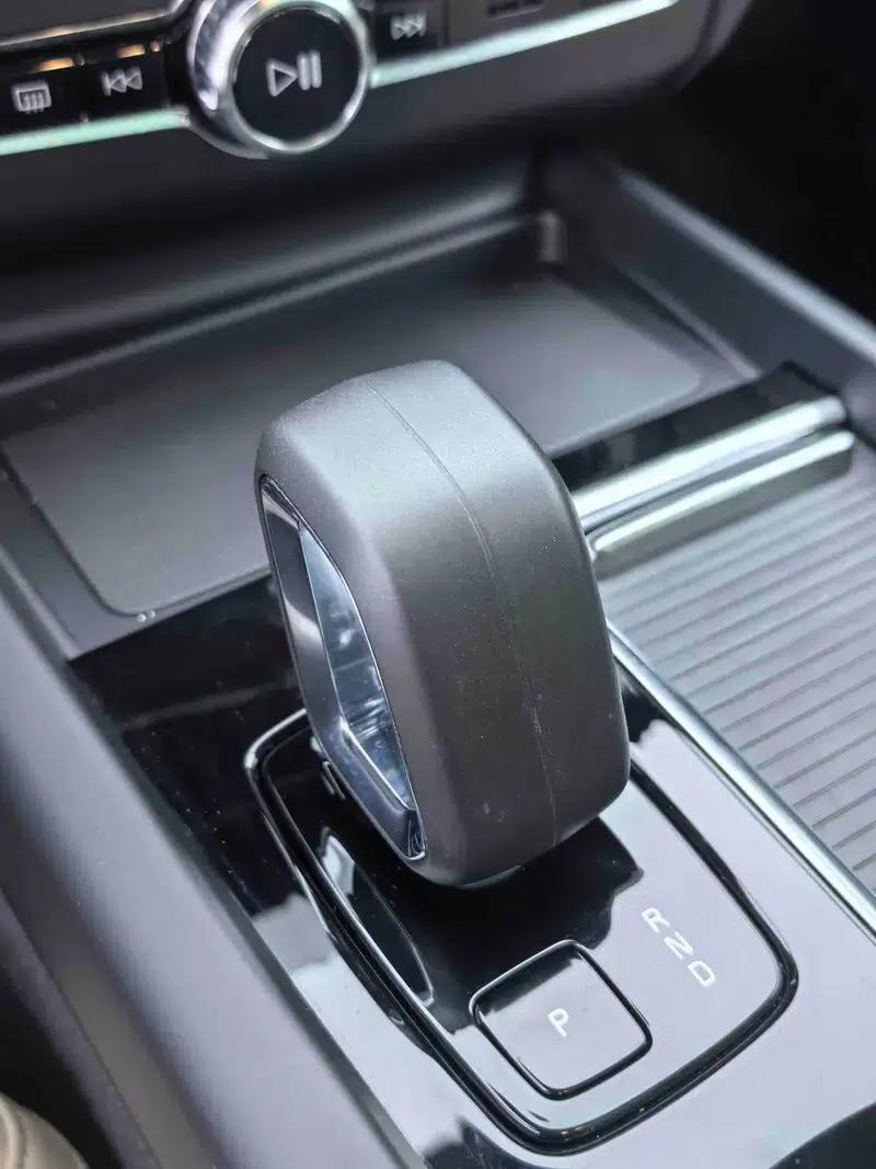 2026 Volvo XC60 B5 AWD Inscription Luxury Edition — миниатюра 18