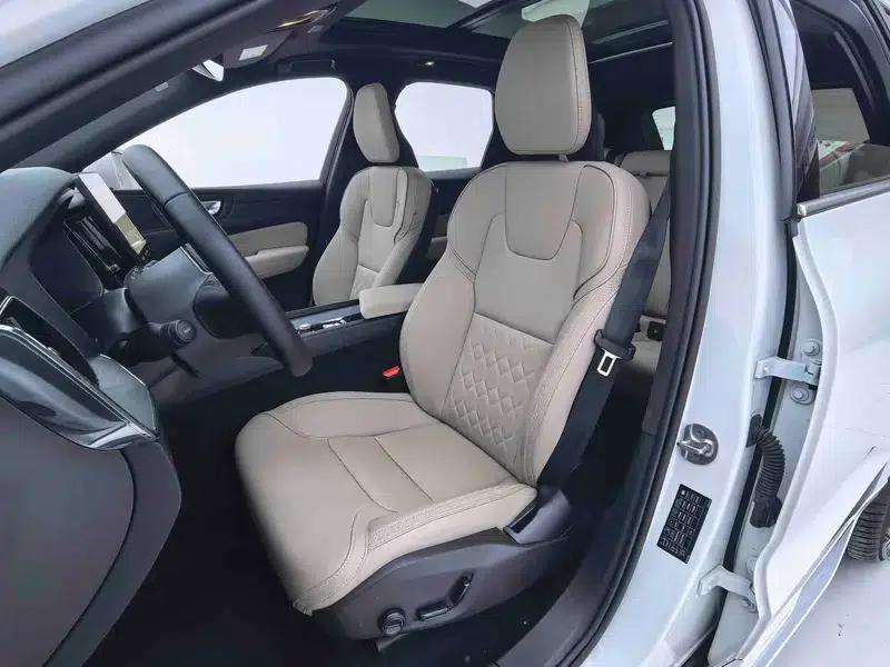 2026 Volvo XC60 B5 AWD Inscription Luxury Edition — миниатюра 22