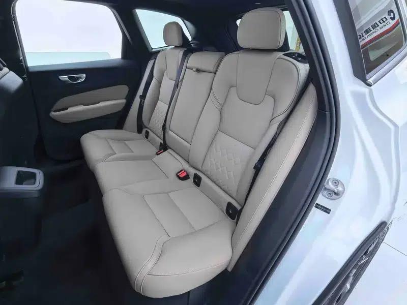 2026 Volvo XC60 B5 AWD Inscription Luxury Edition — миниатюра 25
