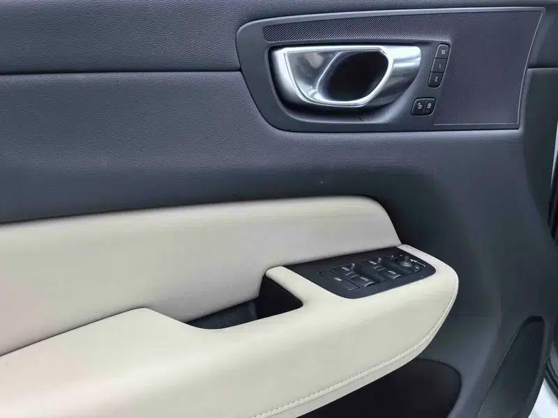 2026 Volvo XC60 B5 AWD Inscription Luxury Edition — миниатюра 28