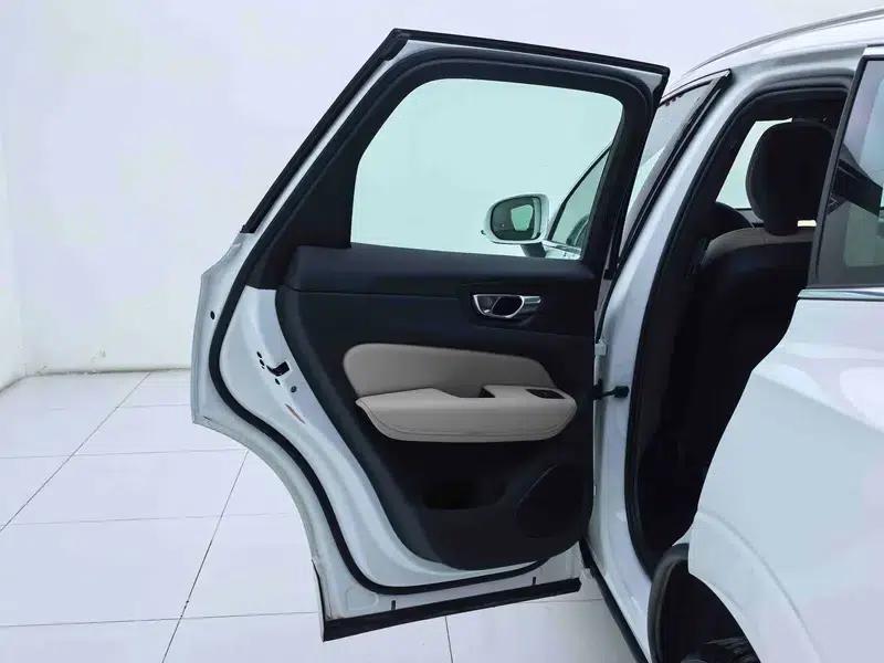 2026 Volvo XC60 B5 AWD Inscription Luxury Edition — миниатюра 29