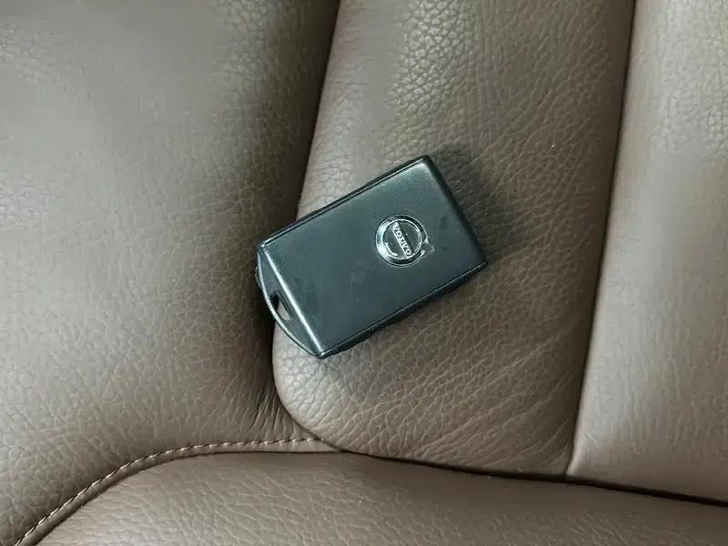 2020 Volvo XC60 T5 AWD Inscription Luxury Edition — миниатюра 11