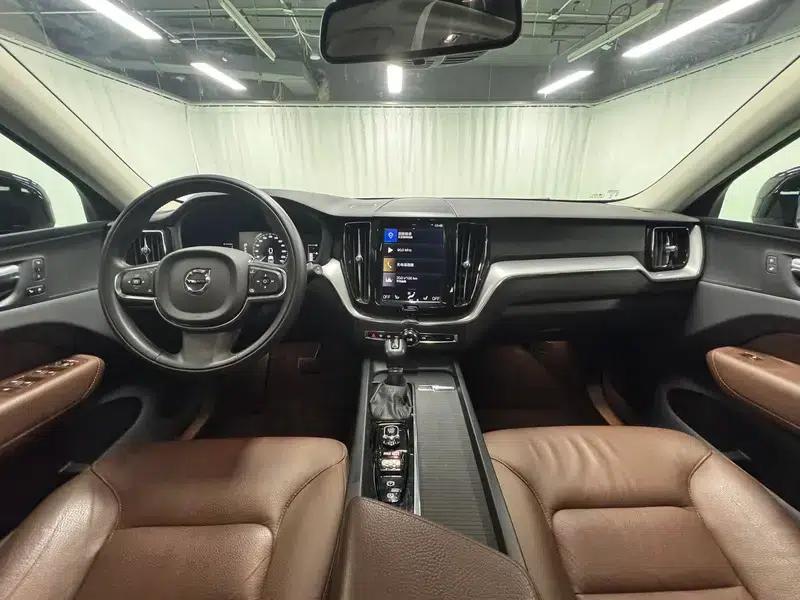 2020 Volvo XC60 T5 AWD Inscription Luxury Edition — миниатюра 14