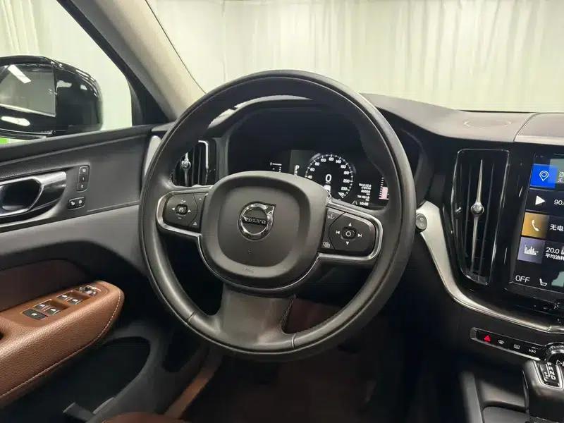 2020 Volvo XC60 T5 AWD Inscription Luxury Edition — миниатюра 16