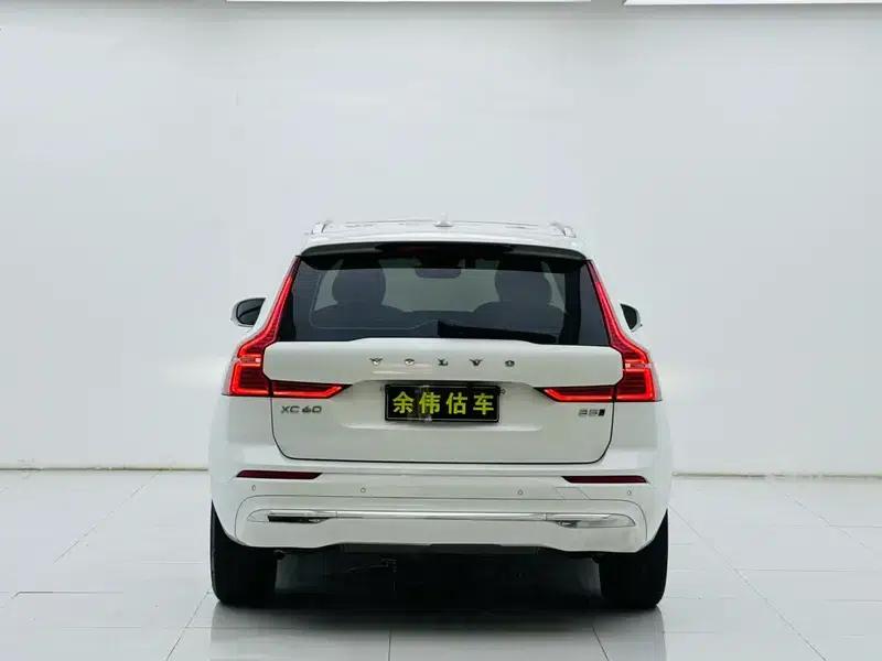 2022 Volvo XC60 B5 AWD Inscription Sport Edition — миниатюра 5