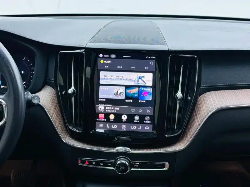 2022 Volvo XC60 B5 AWD Inscription Sport Edition — миниатюра 7