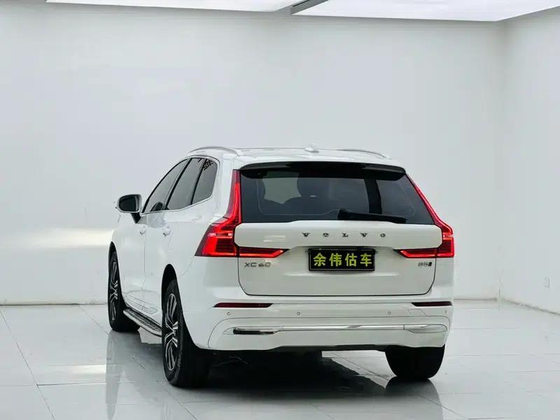 2022 Volvo XC60 B5 AWD Inscription Sport Edition — миниатюра 8