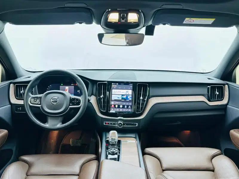 2022 Volvo XC60 B5 AWD Inscription Sport Edition — миниатюра 9