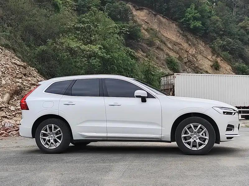 2020 Volvo XC60 T5 AWD Inscription Luxury Edition — миниатюра 7