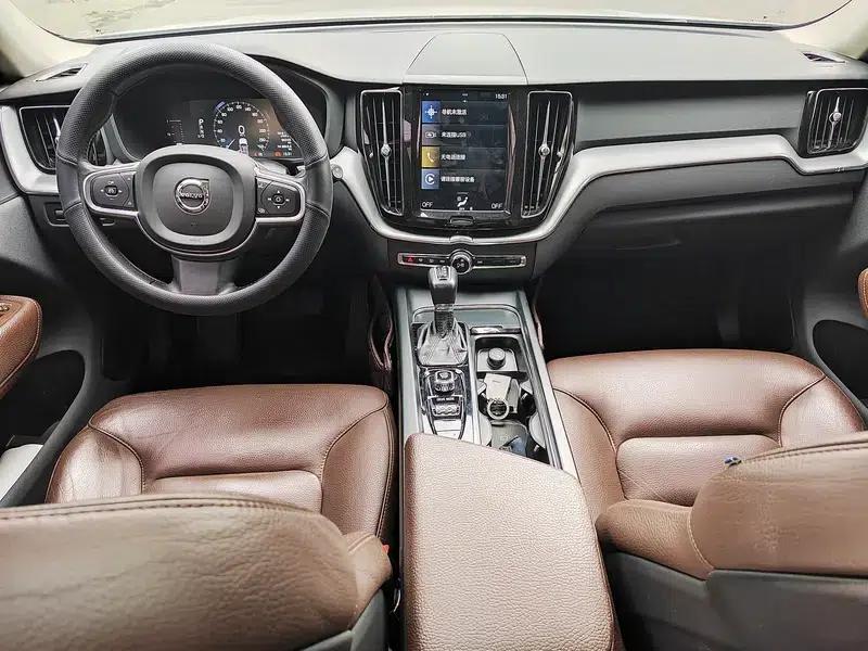 2020 Volvo XC60 T5 AWD Inscription Luxury Edition — миниатюра 9