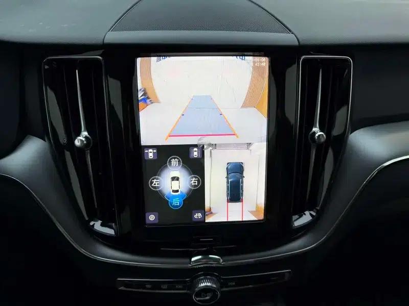 2025 Volvo XC60 B5 AWD Inscription Luxury Edition — миниатюра 9