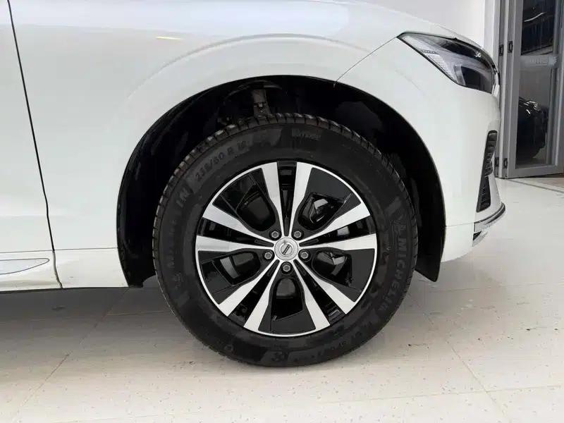 2025 Volvo XC60 B5 AWD Inscription Luxury Edition — миниатюра 10
