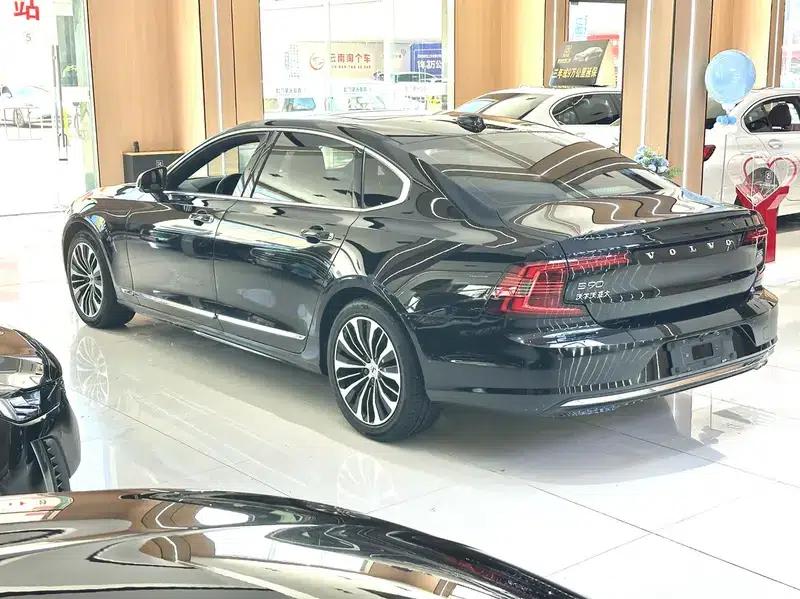 2022 Volvo S90 B5 Smart Luxury Edition — миниатюра 4