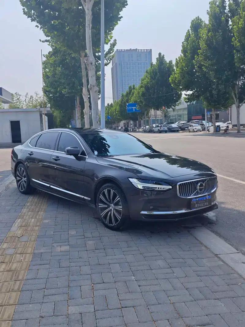 2025 Volvo S90 B5 Smart Luxury Edition — миниатюра 3