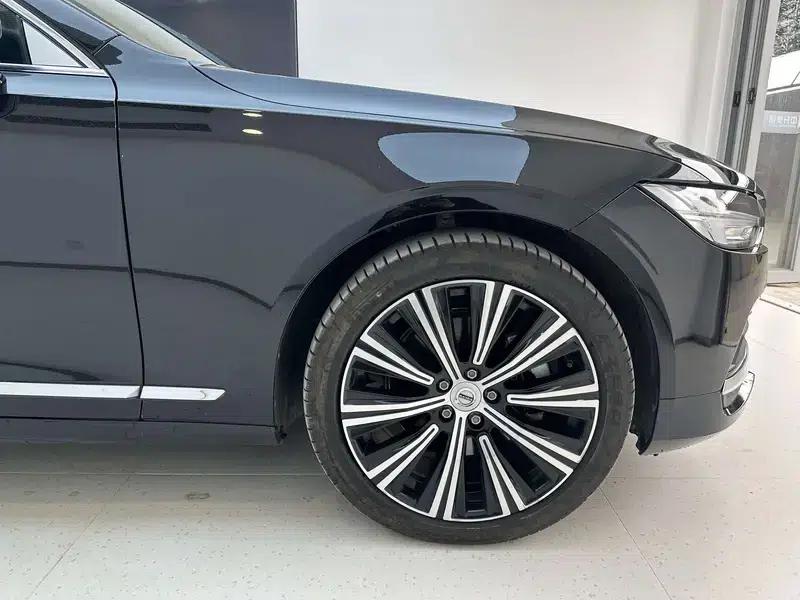 2025 Volvo S90 B5 Inscription Luxury Edition — миниатюра 3