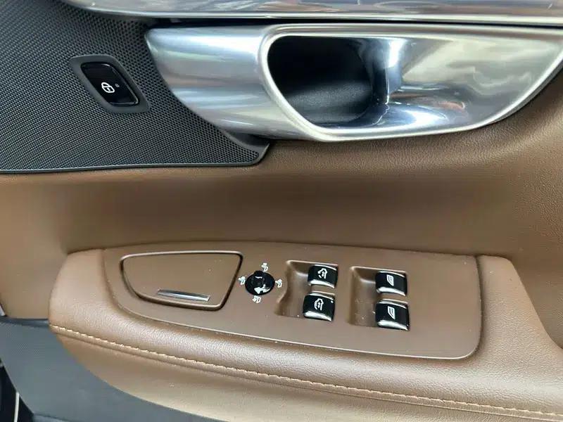 2025 Volvo S90 B5 Inscription Luxury Edition — миниатюра 24