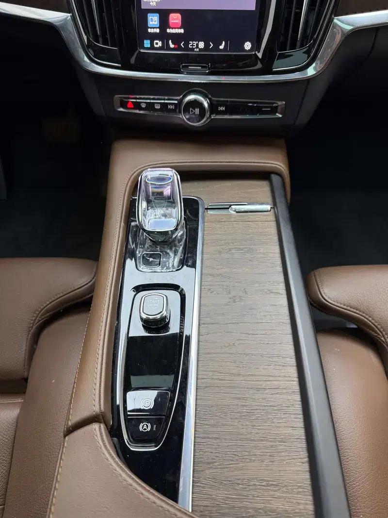 2025 Volvo S90 B5 Inscription Luxury Edition — миниатюра 17