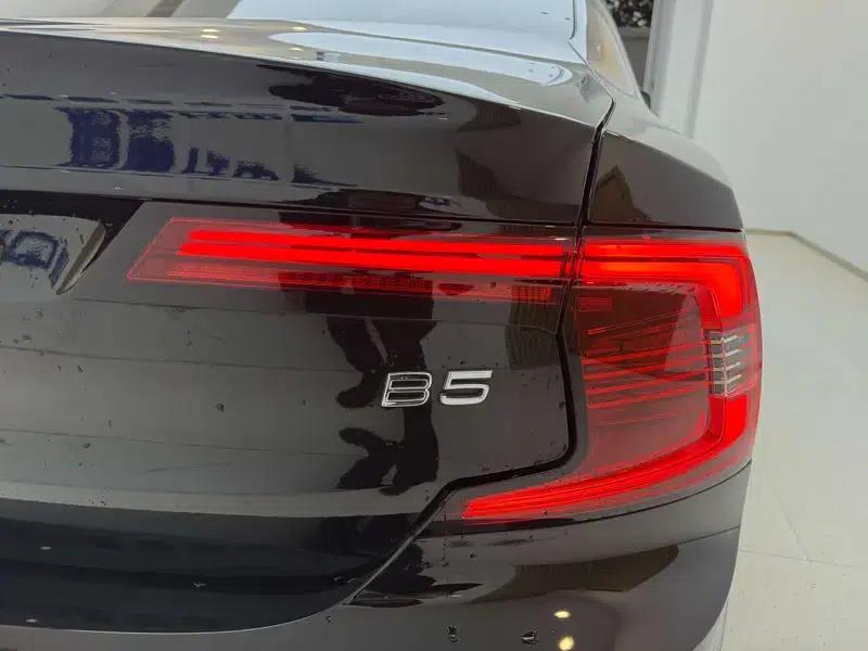 2025 Volvo S90 B5 Inscription Luxury Edition — миниатюра 8