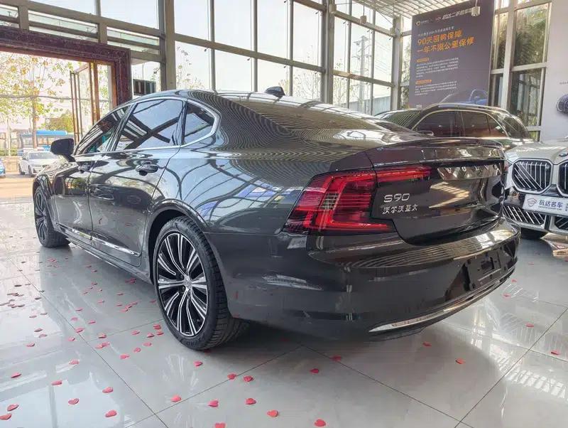 2024 Volvo S90 B5 Inscription Luxury Edition — миниатюра 4