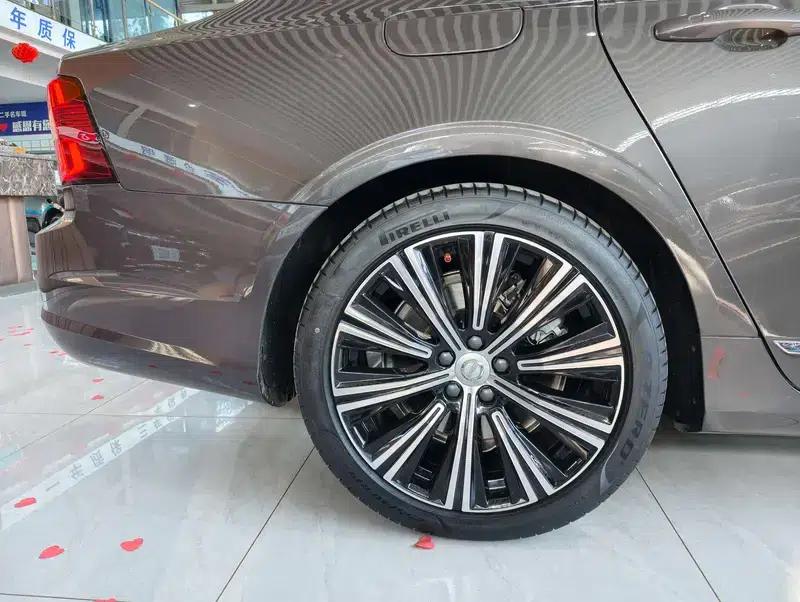 2024 Volvo S90 B5 Inscription Luxury Edition — миниатюра 9