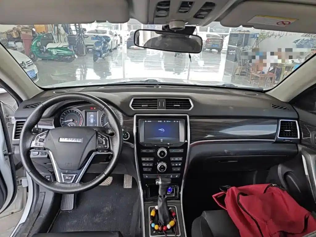 Haval H2 2016 Red Label 1.5T Automatic Two-Wheel Drive Luxury Edition — миниатюра 10