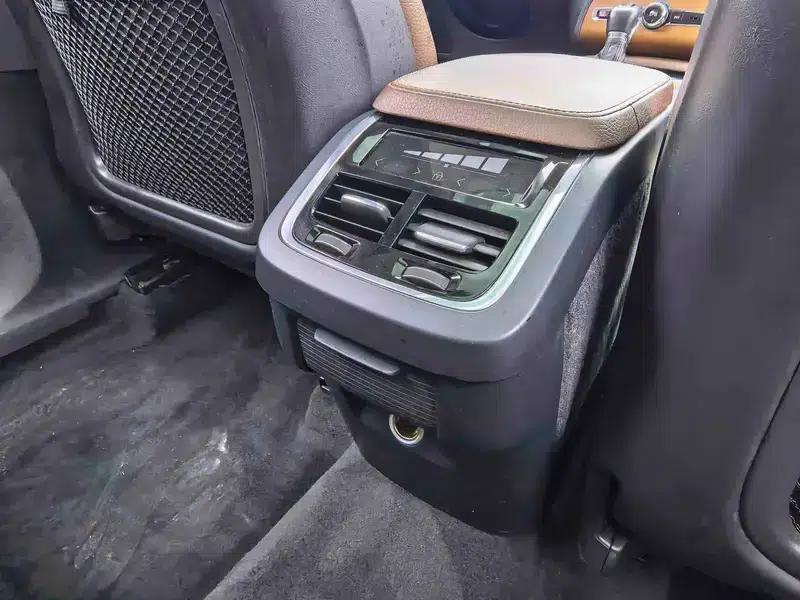 2020 Volvo XC90 T6 AWD Inscription Luxury Edition 7-seater — миниатюра 11