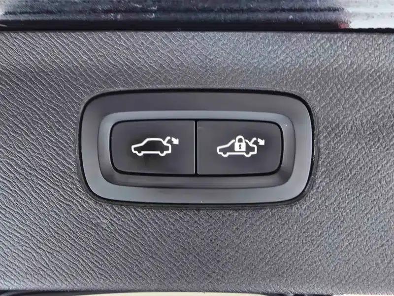 2020 Volvo XC90 T6 AWD Inscription Luxury Edition 7-seater — миниатюра 14