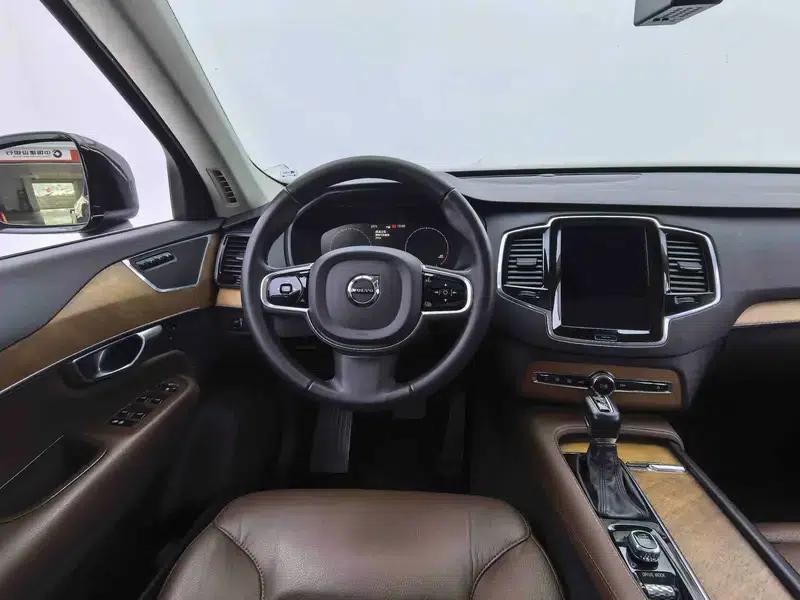 2020 Volvo XC90 T6 AWD Inscription Luxury Edition 7-seater — миниатюра 19