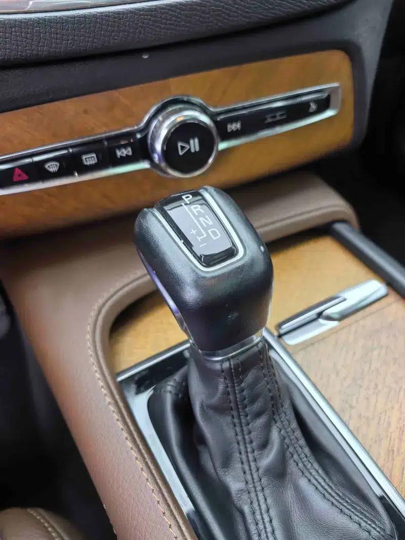 2020 Volvo XC90 T6 AWD Inscription Luxury Edition 7-seater — миниатюра 20