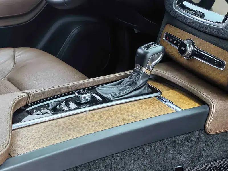 2020 Volvo XC90 T6 AWD Inscription Luxury Edition 7-seater — миниатюра 21