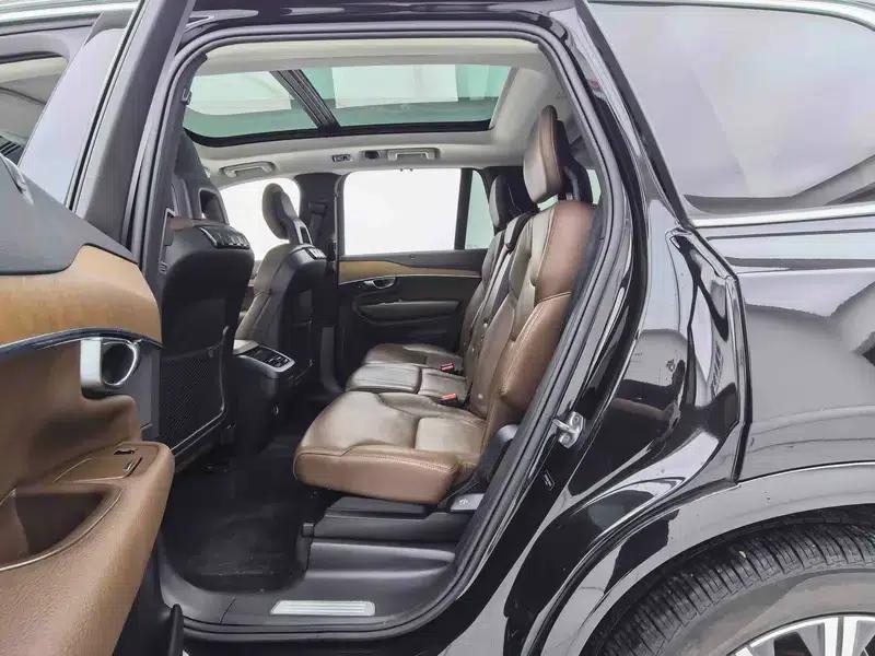 2020 Volvo XC90 T6 AWD Inscription Luxury Edition 7-seater — миниатюра 28