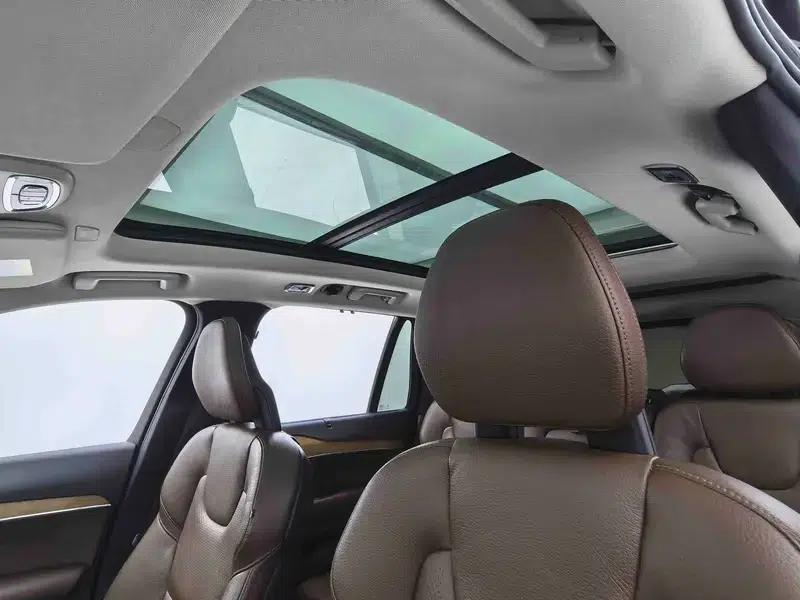 2020 Volvo XC90 T6 AWD Inscription Luxury Edition 7-seater — миниатюра 30