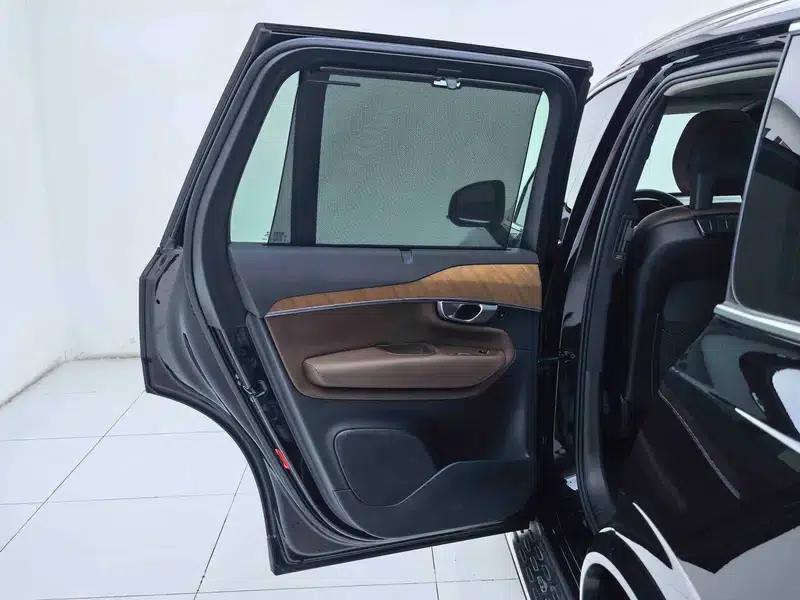 2020 Volvo XC90 T6 AWD Inscription Luxury Edition 7-seater — миниатюра 32