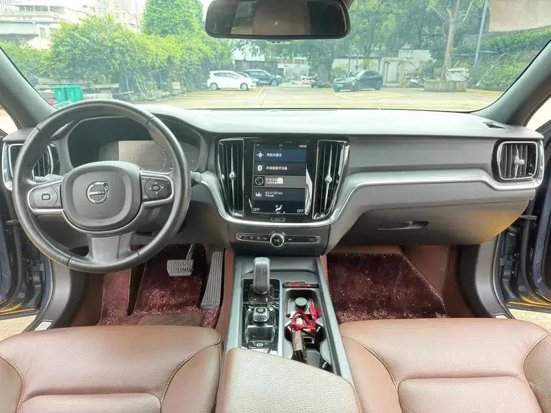 2022 Volvo S60 B4 Smart Luxury Edition — миниатюра 7
