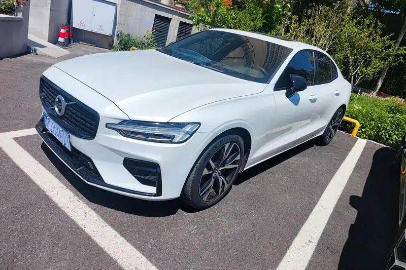 2021 Volvo S60 T4 Smart Sport Edition — миниатюра 1