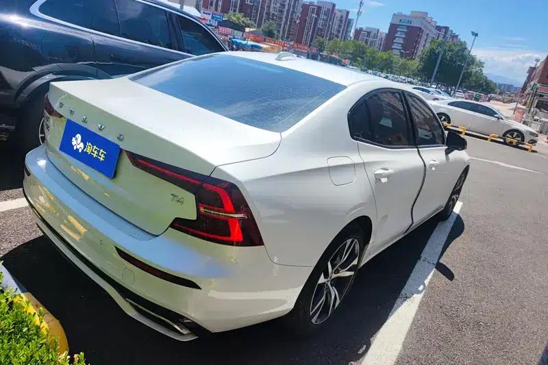 2021 Volvo S60 T4 Smart Sport Edition — миниатюра 3