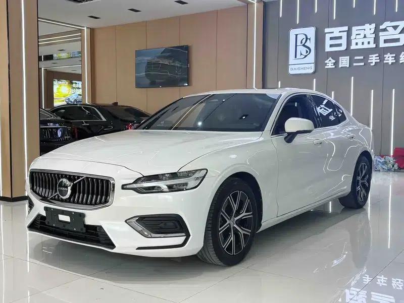 2023 Volvo S60 B4 Smart Luxury Edition — миниатюра 1