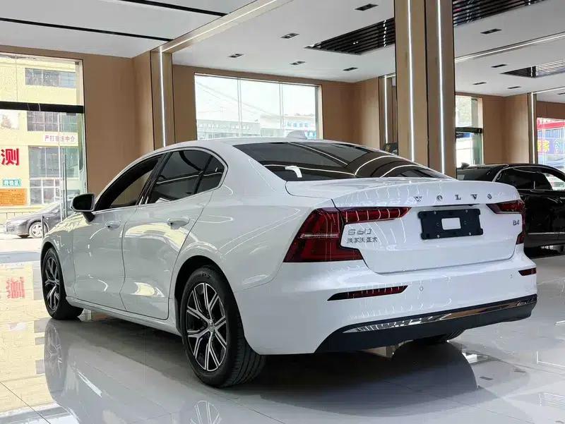 2023 Volvo S60 B4 Smart Luxury Edition — миниатюра 4