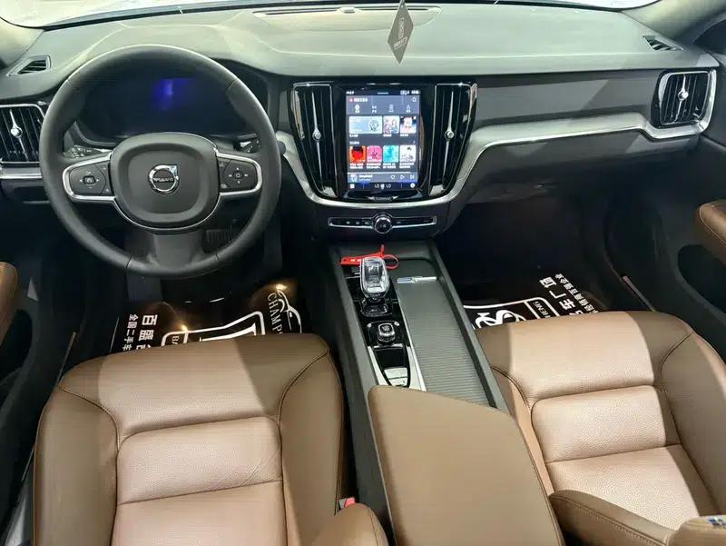 2023 Volvo S60 B4 Smart Luxury Edition — миниатюра 7